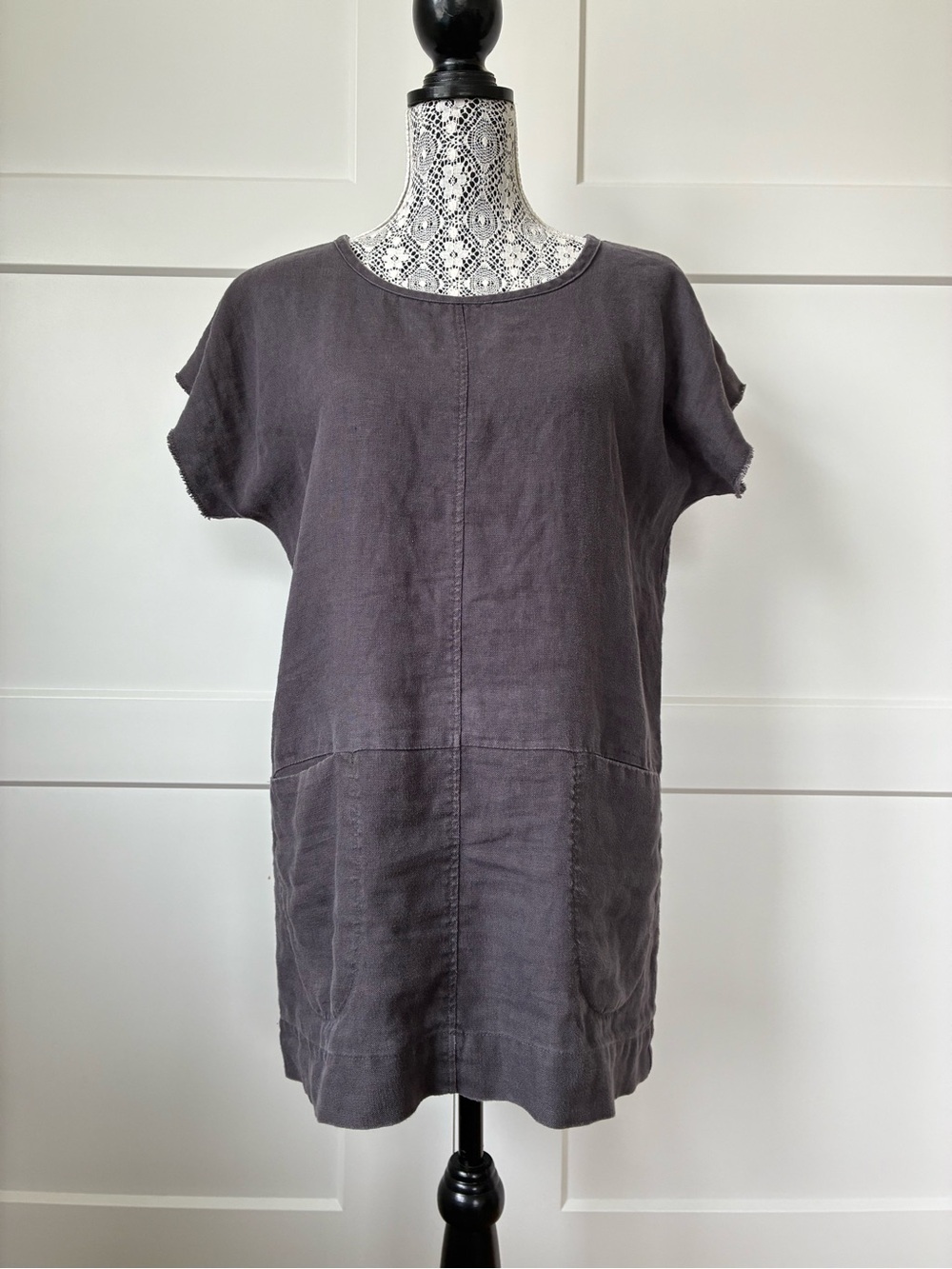 Cedar & Vine 100% Linen Tunic in Gray